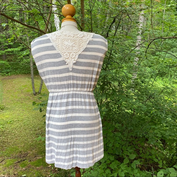 3 for $25! Bundle💰Grey and cream Striped maternity top. - Picture 2 of 2